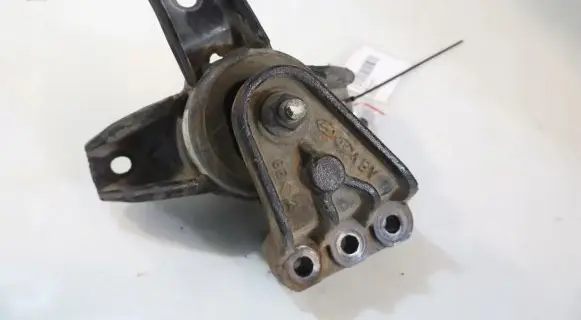 Hyundai i20 (GB IB) Engine mounting bracket