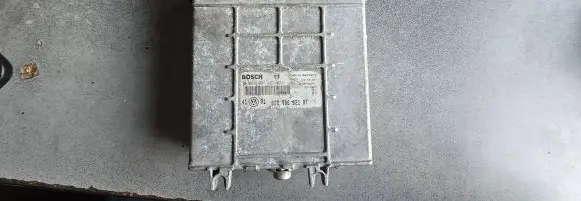 Volkswagen Golf III Engine control unit/module 0281001421 0281001422