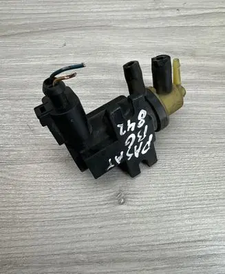 Volkswagen PASSAT B6 Turbo solenoid valve 1K0906627A 07T040 70086800