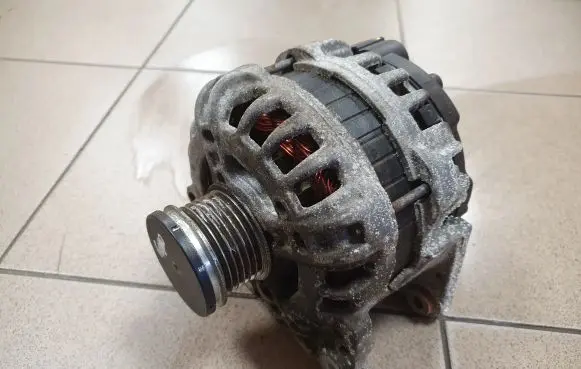 Volkswagen Up Generator/alternator 04C903023J
