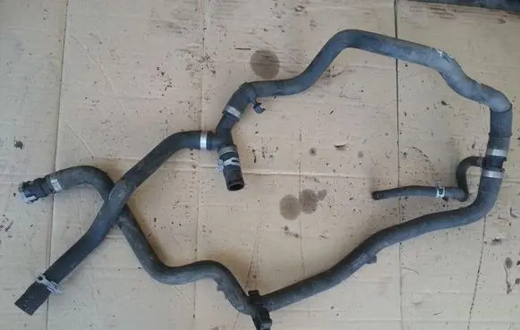 Volvo S40 Engine coolant pipe/hose