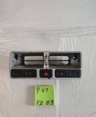 Volkswagen Golf IV Dash center air vent grill 247219