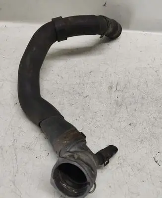 Volkswagen PASSAT B6 Engine coolant pipe/hose