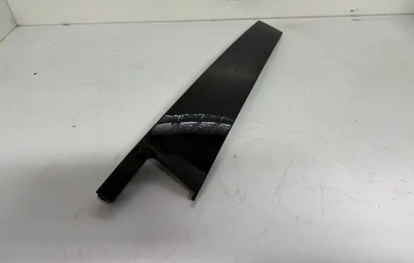 BMW X1 U11 Front door glass trim molding 9451602