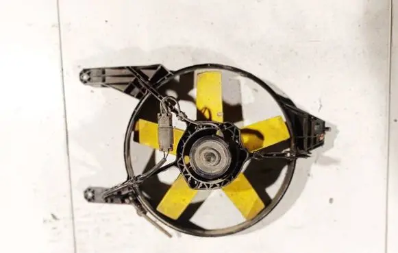 Nissan Micra Radiator cooling fan shroud 8240132