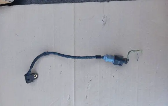 Seat Altea XL Camshaft speed sensor 8207a3 Abe