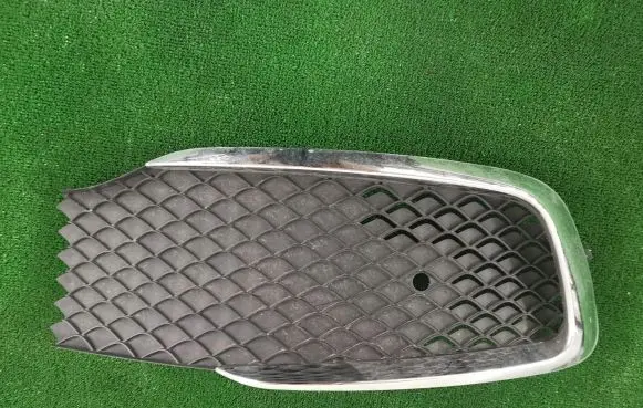 Mercedes-Benz Vito Viano W447 Front bumper lower grill A4478840700 A4478802401