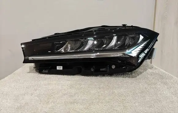 Skoda Superb B9 Headlight/headlamp 3P1941015 L991639