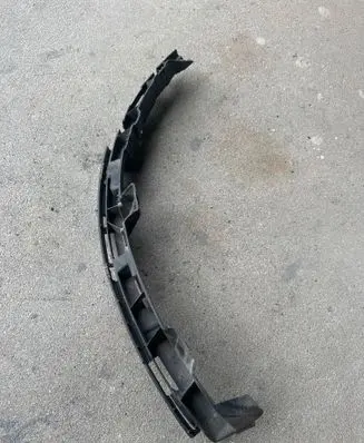 Audi A2 Rear bumper mounting bracket 8Z0853864