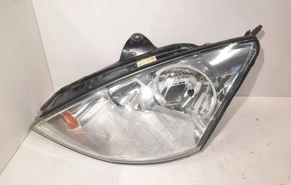 Ford Focus Headlight/headlamp 2M5113W030BG