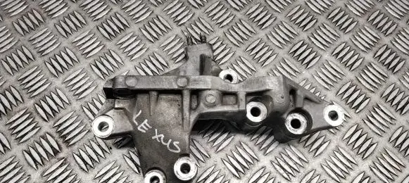 Lexus RX 450H Engine mounting bracket