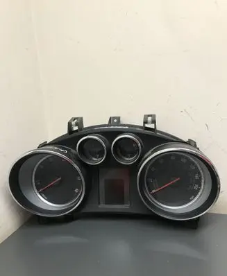 Opel Insignia A Speedometer (instrument cluster)