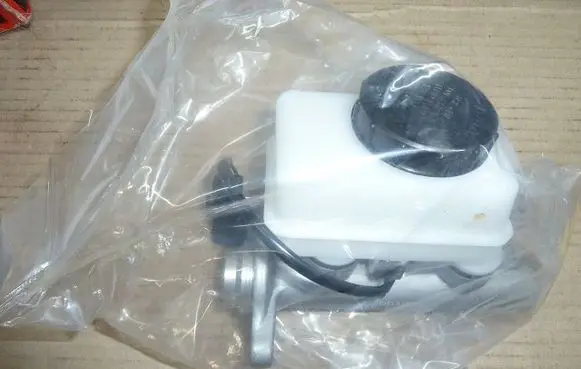 Master brake cylinder