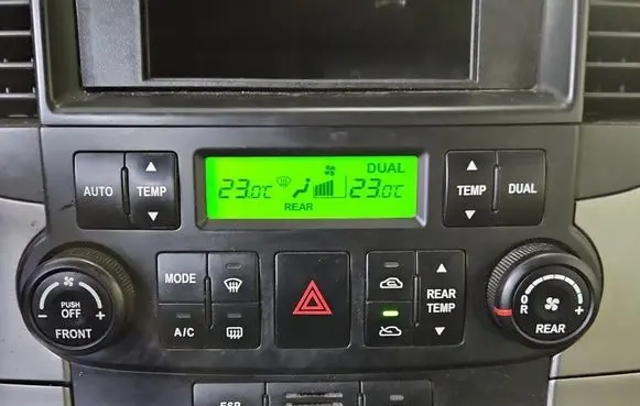 KIA Carnival Climate control/heater control trim 97250-4D550 IMPRK1542188