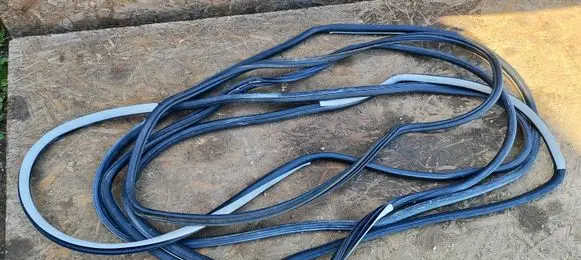Volkswagen PASSAT B5.5 Front door rubber seal