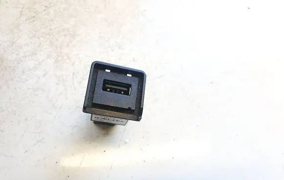 USB socket connector