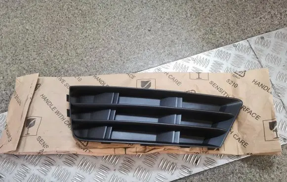 Audi A4 S4 B9 Front bumper lower grill 8W0807681B