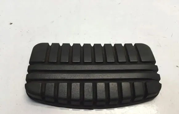 Mitsubishi L200 Brake pedal