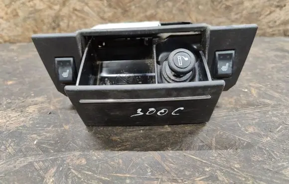Chrysler 300 - 300C Ashtray (front) 1090080