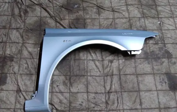 Renault Laguna II Fender 8200295804