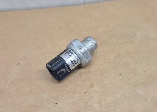 Audi A4 S4 B5 8D Air conditioning (A/C) pressure sensor 8D0959482B TDP302QADG2
