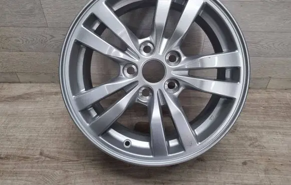 R16 alloy rim