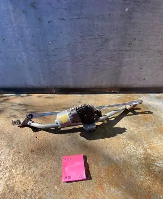 Volkswagen PASSAT B5 Front wiper linkage and motor 0390241528 3B1955113D