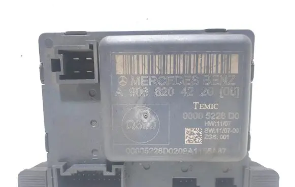 Mercedes-Benz Sprinter W906 Door control unit/module A9068204226