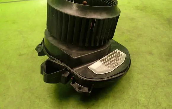 Infiniti Q30 Heater fan/blower 