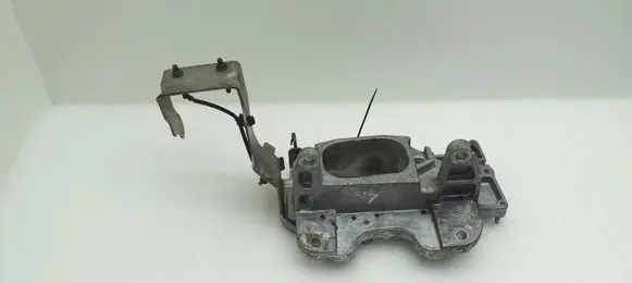 Nissan Pulsar Gearbox mounting bracket 1A0E3211