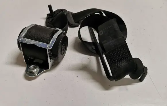 Opel Astra H Front seatbelt 13253565