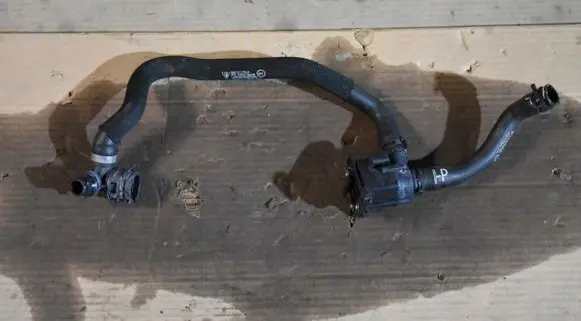 Porsche 992 Engine coolant pipe/hose