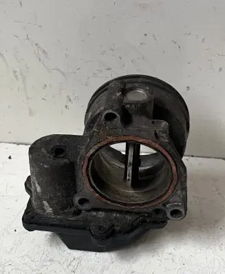 Volkswagen Touran I Throttle valve 03G128063G A2C53249824