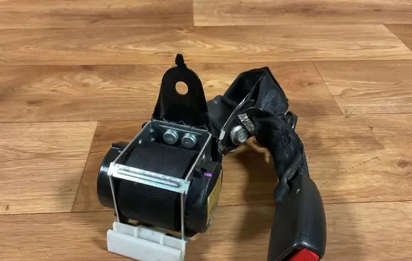 Mazda 3 I Rear seatbelt 0606050857 602500000