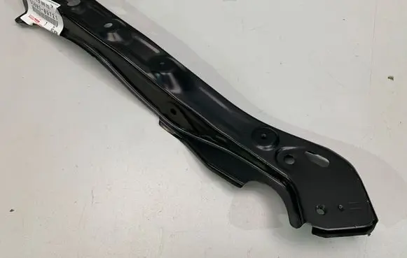 Fender mounting bracket