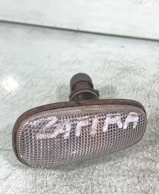 Opel Zafira A Front fender indicator light