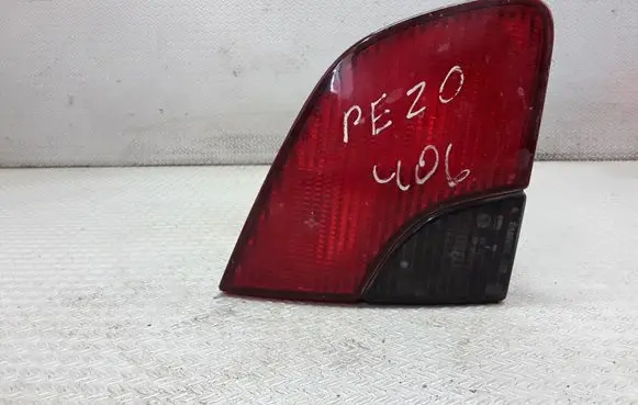 Peugeot 406 Tailgate rear/tail lights