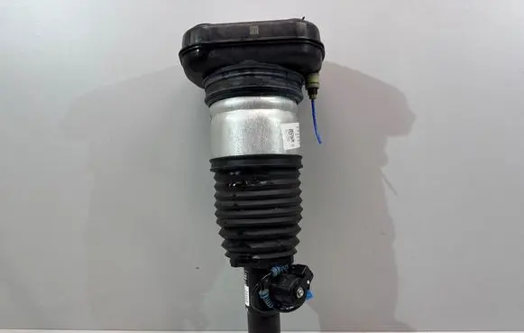 BMW X6M G06 F96 Shock absorber/damper/air suspension 6869038 6032168 7831561