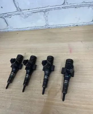 Audi A6 S6 C6 4F Fuel injector 0414720404 03G130073G