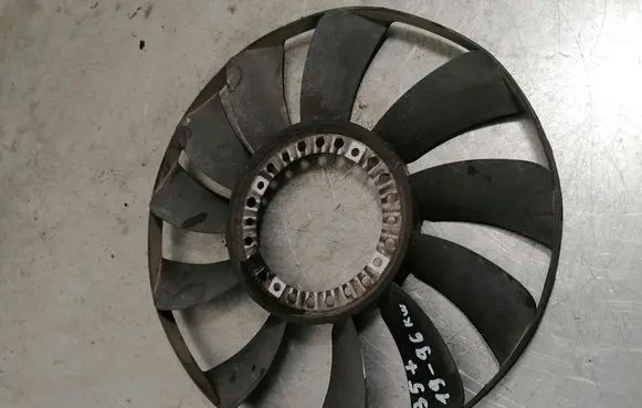 Volkswagen PASSAT B5.5 Fan impeller 058121301B