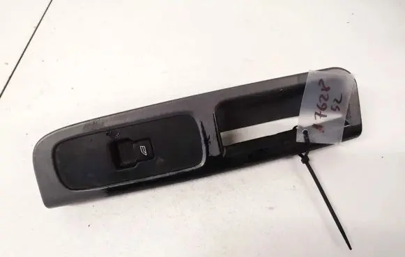 Volvo S40 Electric window control switch 8679474