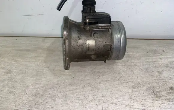 Audi A4 S4 B5 8D Mass air flow meter 037906461B AFH6010A 12695