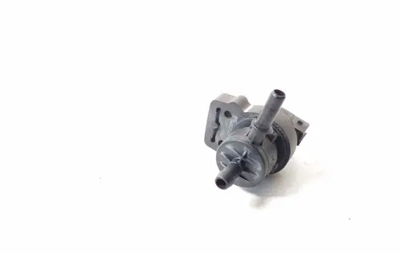 Mercedes-Benz GL X164 Valve vacuum A2124702793