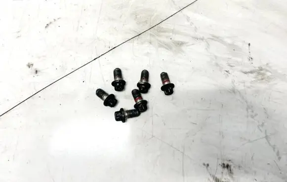 Nuts/bolts
