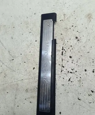 Mercedes-Benz ML W164 Front sill trim cover A1646803335 4121002