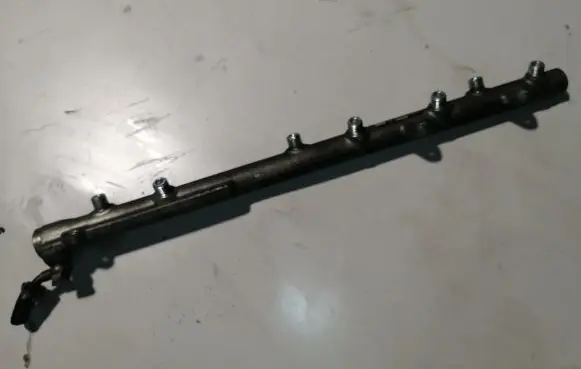 BMW 5 E60 E61 Fuel main line pipe 7788679 0445216008