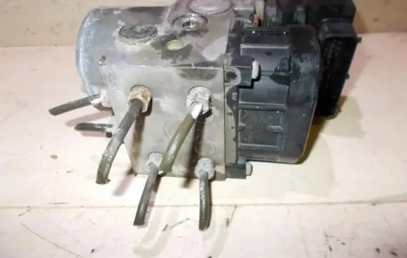 Subaru Legacy ABS Pump F40HU402 B0011