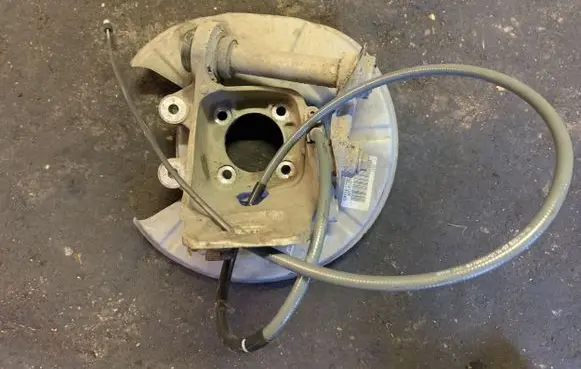 BMW 5 E60 E61 Rear wheel hub spindle/knuckle 6770726