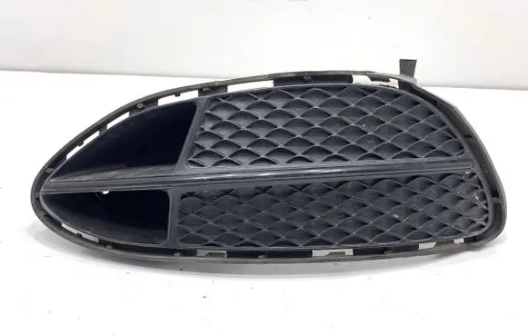 Mercedes-Benz E W212 Front bumper lower grill A2128852722L