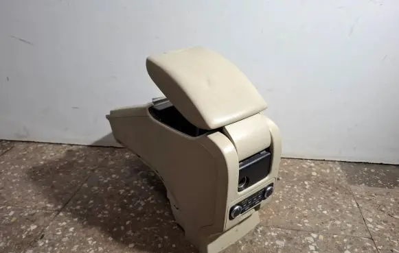 Volvo XC60 Armrest 39855302 30791467 39869654
